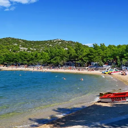 Kompleks wypoczynkowy Victoria Mobilehome Camping Jezera Lovisca 3*