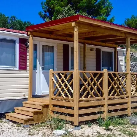 Kompleks wypoczynkowy Victoria Mobilehome Camping Jezera Lovisca