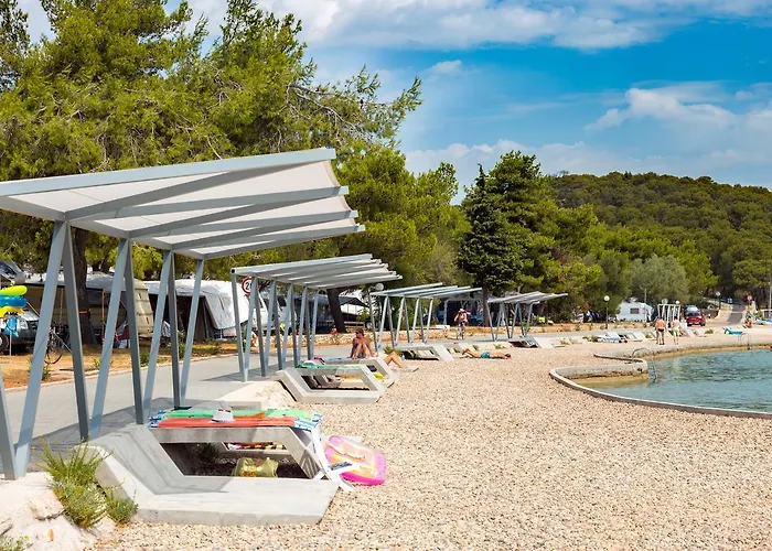 Victoria Mobilehome Village 3*