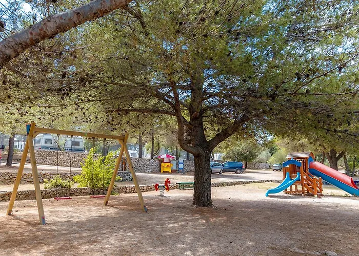 Victoria Mobilehome Village